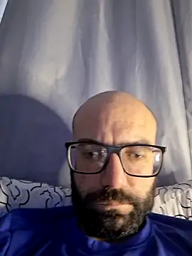 Snapshot of Robsonitj90 chatting on 06-28-26, 12:11 Robsonitj90 online show from 06-28-26, 12:11