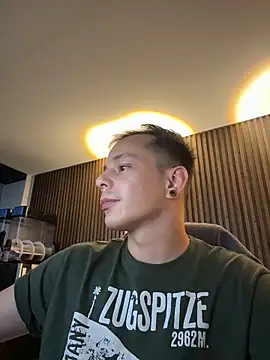 Snapshot of AxelMuller chatting on 02-10-26, 08:51 AxelMuller online show from 02-10-26, 08:51