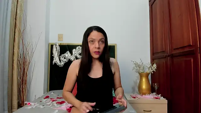 AnnaBroooks online show from 02-15-26, 02:03