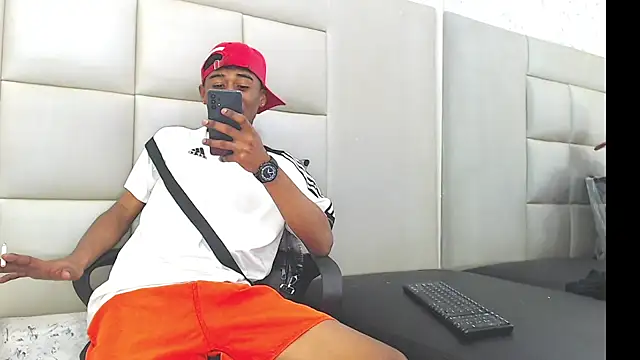 Snapshot of TonnyMarck chatting on 02-03-26, 02:53 TonnyMarck online show from 02-03-26, 02:53