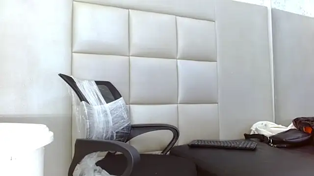 Snapshot of TonnyMarck chatting on 02-23-26, 02:42 TonnyMarck online show from 02-23-26, 02:42