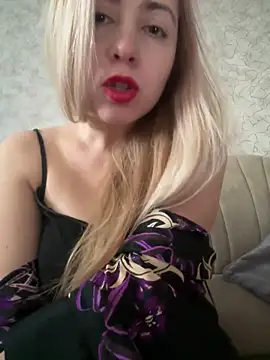 Snapshot of NikkiMis chatting on 02-17-26, 08:22 NikkiMis online show from 02-17-26, 08:22