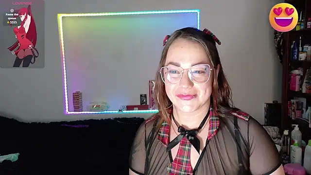 Snapshot of Tammy_Parker chatting on 02-15-26, 04:53 Tammy Parker online show from 02-15-26, 04:53