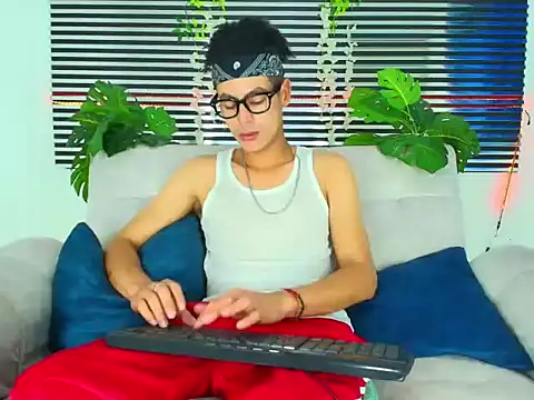 Snapshot of ThiiagoSaeenz chatting on 01-31-26, 09:24 ThiiagoSaeenz online show from 01-31-26, 09:24