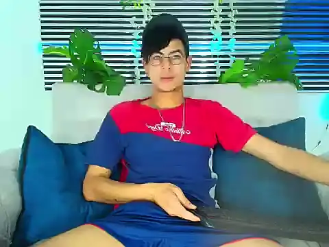 Snapshot of ThiiagoSaeenz chatting on 02-09-26, 04:00 ThiiagoSaeenz online show from 02-09-26, 04:00