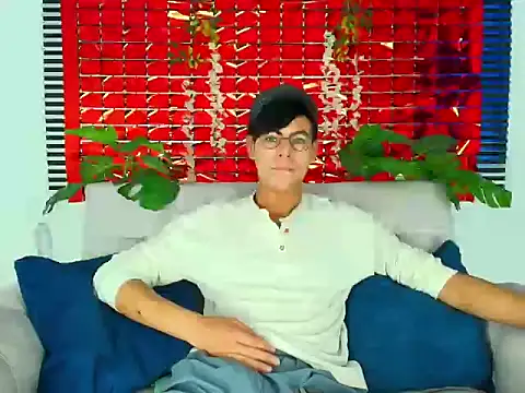 Snapshot of ThiiagoSaeenz chatting on 02-12-26, 06:14 ThiiagoSaeenz online show from 02-12-26, 06:14