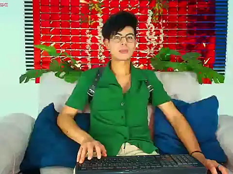 Snapshot of ThiiagoSaeenz chatting on 02-13-26, 03:08 ThiiagoSaeenz online show from 02-13-26, 03:08