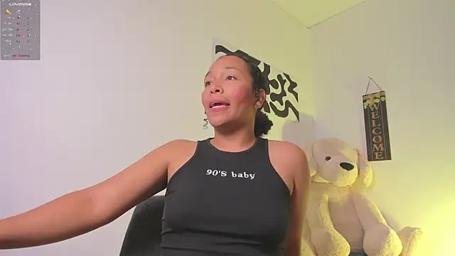 Snapshot of Nia13 chatting on 02-05-26, 05:12 Nia13 online show from 02-05-26, 05:12