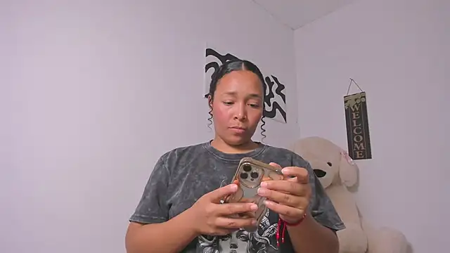 Nia13 online show from 03-11-26, 05:13