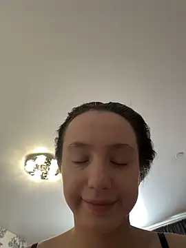 Snapshot of MiaTee chatting on 02-09-26, 03:43 MiaTee online show from 02-09-26, 03:43