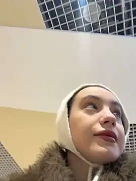 Snapshot of MiaTee chatting on 02-13-26, 04:08 MiaTee online show from 02-13-26, 04:08