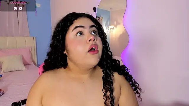 Snapshot of LOU_22_ chatting on 02-18-26, 12:34 LOU 22 online show from 02-18-26, 12:34