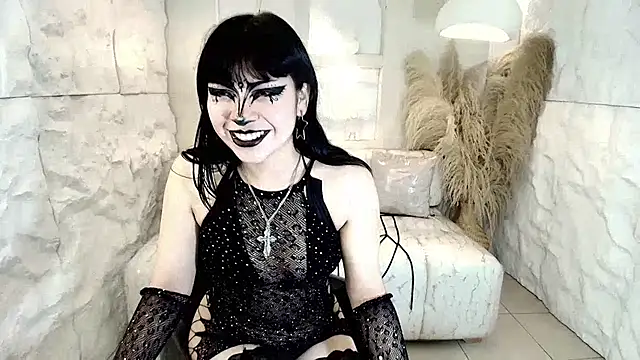 Snapshot of vampkitty_r chatting on 02-26-26, 01:21 vampkitty r online show from 02-26-26, 01:21
