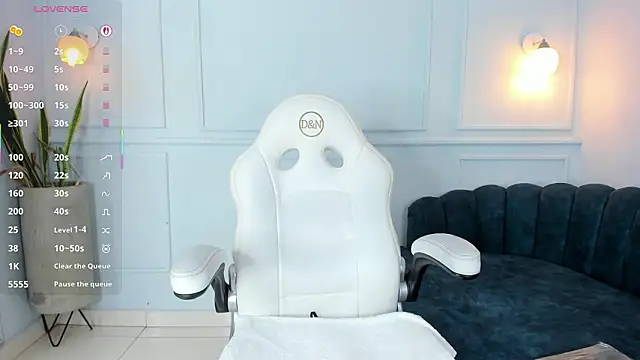 Lia Velez  online show from 02-14-26, 03:47