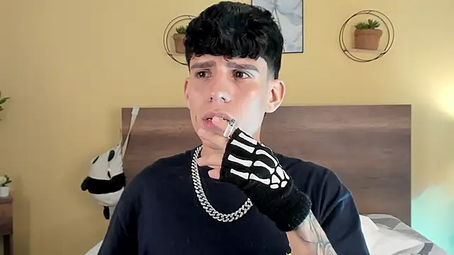 Snapshot of Angel_eros_ chatting on 02-14-26, 09:55 Angel eros online show from 02-14-26, 09:55