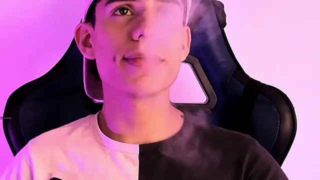 Snapshot of Angel_eros_ chatting on 03-01-26, 05:42 Angel eros online show from 03-01-26, 05:42