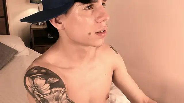 Snapshot of Angel_eros_ chatting on 03-02-26, 07:15 Angel eros online show from 03-02-26, 07:15