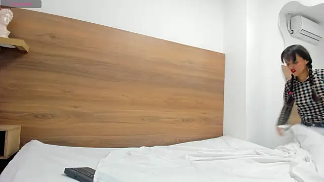 Snapshot of luz-miiaa chatting on 02-28-26, 11:33 luz-miiaa online show from 02-28-26, 11:33