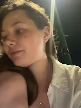 Snapshot of AsynaYuuki chatting on 02-01-26, 04:05 AsynaYuuki online show from 02-01-26, 04:05