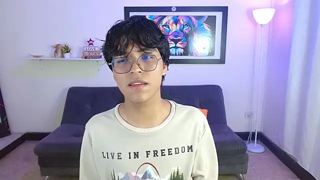 Snapshot of Maecum18 chatting on 02-21-26, 09:38 Maecum18 online show from 02-21-26, 09:38