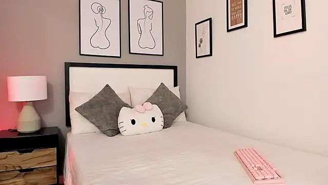 QueenRose    online show from 02-04-26, 12:33