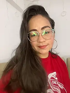 Snapshot of alisbloom chatting on 02-20-26, 06:08 alisbloom online show from 02-20-26, 06:08