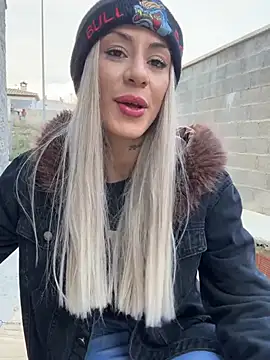 Snapshot of MelaFoxx chatting on 03-01-26, 04:42 MelaFoxx online show from 03-01-26, 04:42