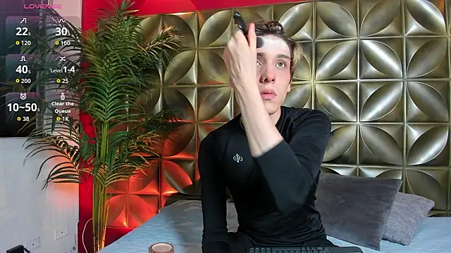 DannyParker  online show from 02-06-26, 04:06