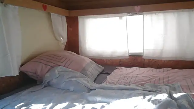 Sylly online show from 11-05-25, 07:41