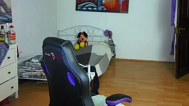 Sylly online show from 12-14-25, 08:52