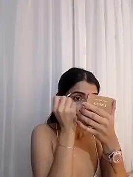 Snapshot of EvaMiranda chatting on 02-06-26, 02:27 EvaMiranda online show from 02-06-26, 02:27