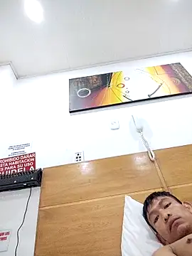 Peachysho online show from 04-18-26, 05:22