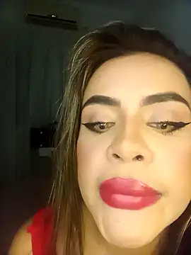 Snapshot of moannapozzy chatting on 02-16-26, 01:13 moannapozzy online show from 02-16-26, 01:13