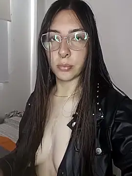 Snapshot of Nikolth_4 chatting on 02-11-26, 06:13 Nikolth 4 online show from 02-11-26, 06:13