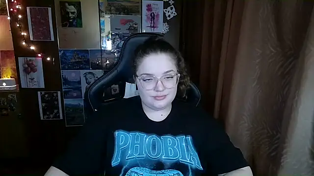 Snapshot of Teasing_Dora chatting on 02-14-26, 12:07 Teasing Dora online show from 02-14-26, 12:07