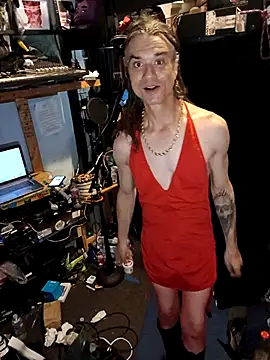 Snapshot of AllucyLu chatting on 02-14-26, 12:51 AllucyLu online show from 02-14-26, 12:51