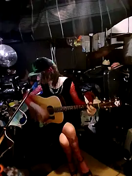 Snapshot of AllucyLu chatting on 02-15-26, 07:51 AllucyLu online show from 02-15-26, 07:51