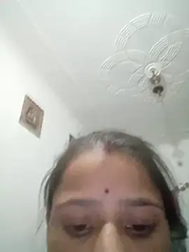 Snapshot of khushi_rawat chatting on 02-18-26, 02:35 khushi rawat online show from 02-18-26, 02:35