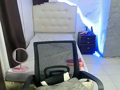 Snapshot of lady_finger1234 chatting on 02-04-26, 03:45 lady finger1234 online show from 02-04-26, 03:45