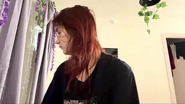 LunaMacky online show from 02-08-26, 12:03