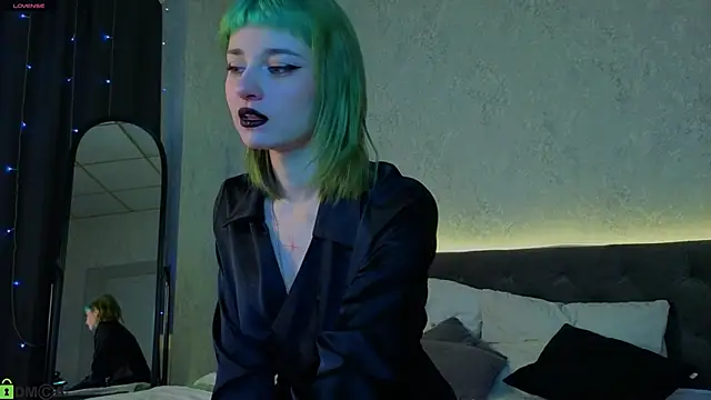 Scarle Whisper online show from 04-12-26, 01:10