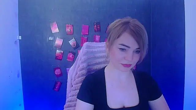 Snapshot of CuttieEmma chatting on 02-20-26, 12:38 CuttieEmma online show from 02-20-26, 12:38