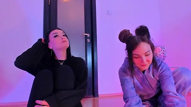 Snapshot of Peanaughty chatting on 02-10-26, 05:55 Peanaughty online show from 02-10-26, 05:55