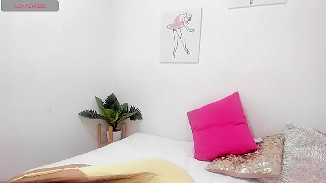 SamiraMalek  online show from 02-02-26, 01:32