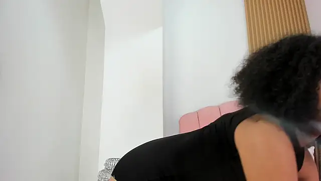 lara spaark online show from 02-24-26, 07:23