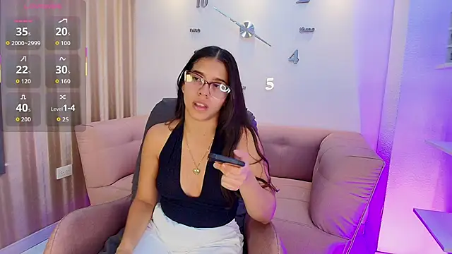 Snapshot of Luna_Millers chatting on 02-13-26, 03:46 Luna Millers online show from 02-13-26, 03:46