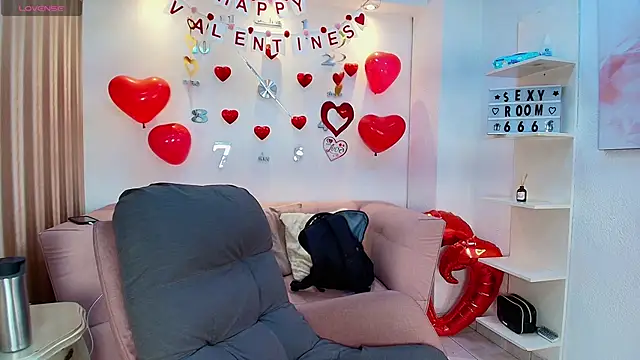 Snapshot of Luna_Millers chatting on 02-20-26, 03:47 Luna Millers online show from 02-20-26, 03:47