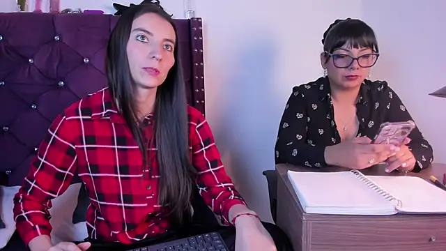 Snapshot of Valkiria-and-Dione chatting on 02-09-26, 07:40 Valkiria-and-Dione online show from 02-09-26, 07:40