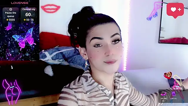 Snapshot of NathalialLooes chatting on 02-14-26, 09:33 NathalialLooes online show from 02-14-26, 09:33