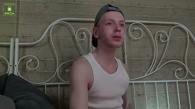 Snapshot of ZidNevil chatting on 02-09-26, 08:35 ZidNevil online show from 02-09-26, 08:35